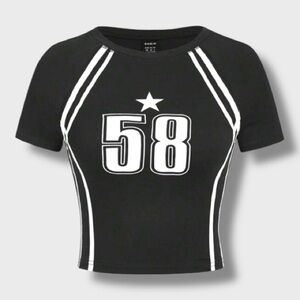 Women’s Black & White Graphic Crop Top - L